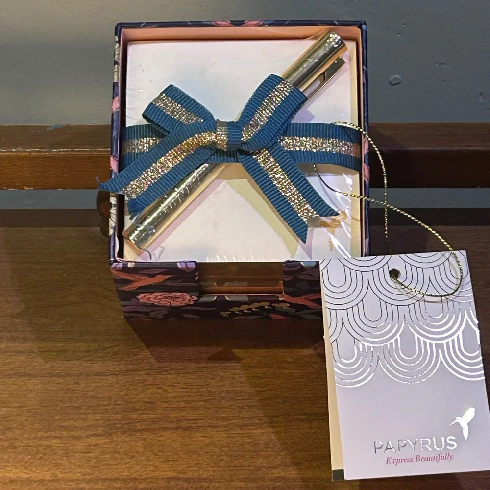 Papyrus Floral Hummingbird Note Organizer With 600 Page Notepad & Pen NWTS